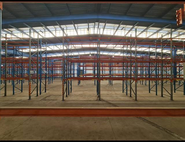 5,500M² WAREHOUSE TO LET IN WADEVILLE